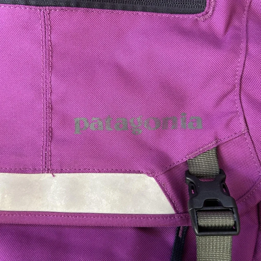 Patagonia Bag Purple MiniMass Courier Laptop Travel Soft Case Shoulder Work